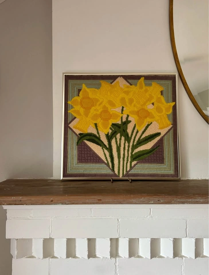 Vintage Framed Daffodil Needlepoint Wall Art - photo 2