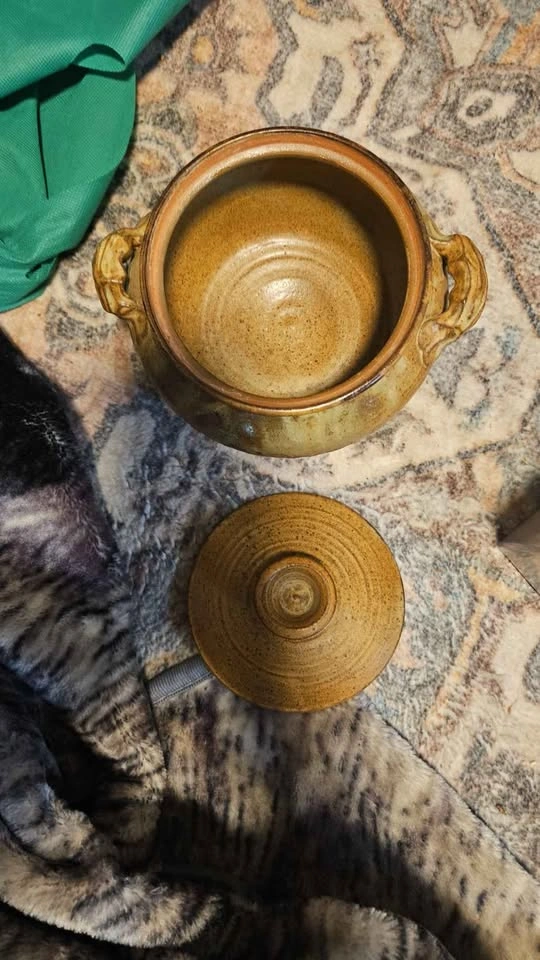 Vintage 2-Piece Studio Art Pottery Set (Signed) - photo 3