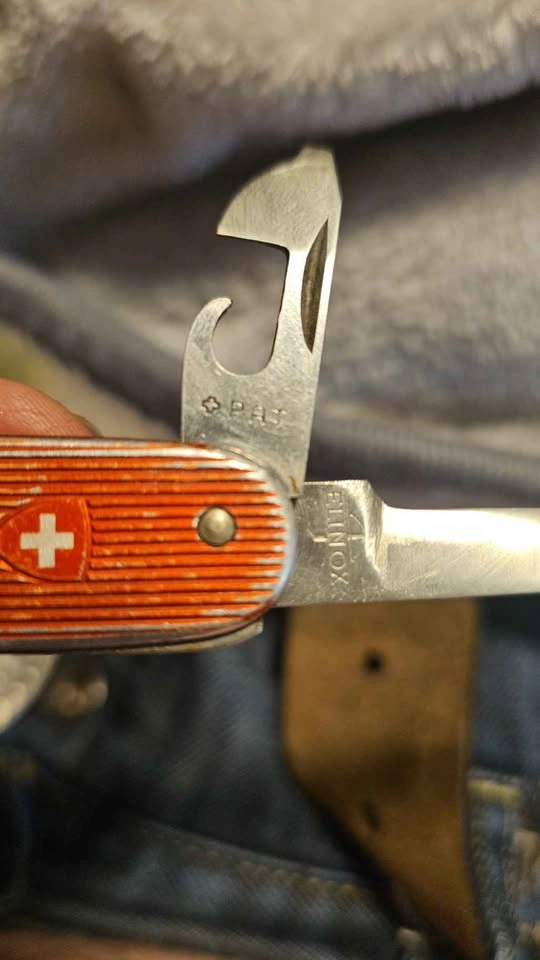 Vintage Elinox Victorinox Red Ribbed Alox Pocket Knife - photo 2
