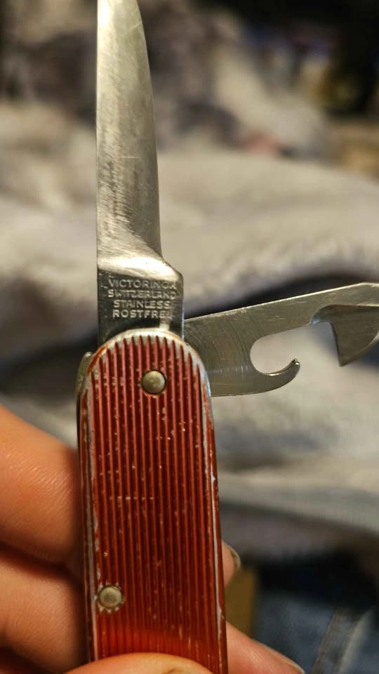 Vintage Elinox Victorinox Red Ribbed Alox Pocket Knife - photo 3