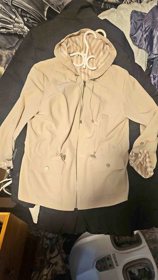 Cleo Lightweight Hooded Jacket - Size Medium (Lululemon Style)