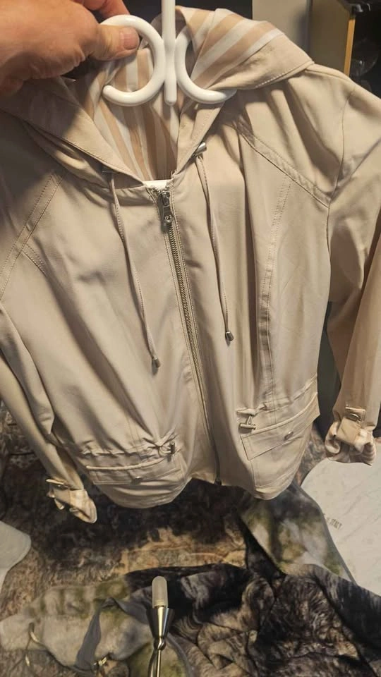 Cleo Lightweight Hooded Jacket - Size Medium (Lululemon Style) - photo 3