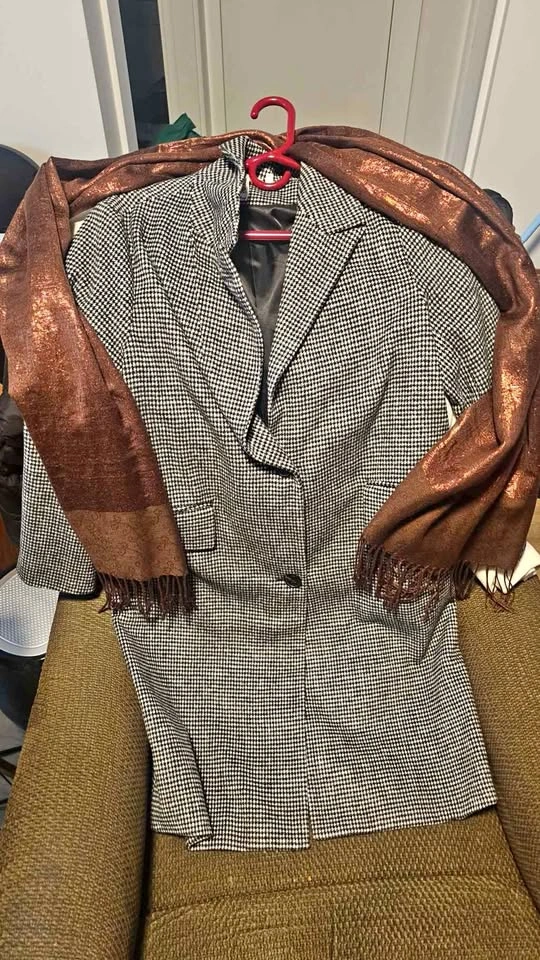 Houndstooth Plaid Overcoat & Copper Metallic Silk Jewelry Scarf