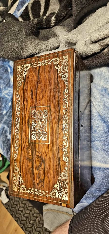Antique Victorian Rosewood Tea Caddy c.1840 - Mother of Pearl