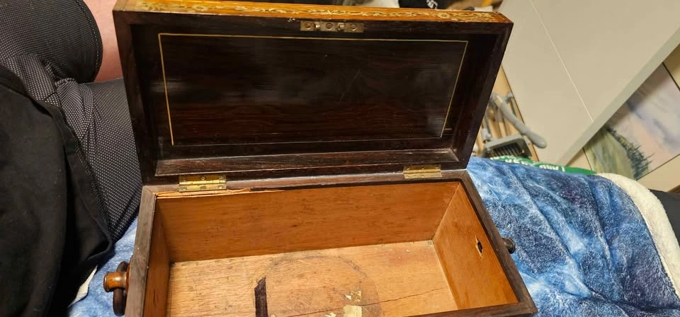 Antique Victorian Rosewood Tea Caddy c.1840 - Mother of Pearl - photo 3