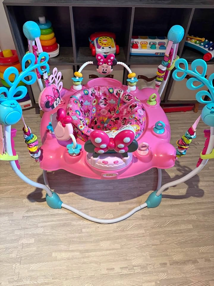 Minnie Mouse exersaucer