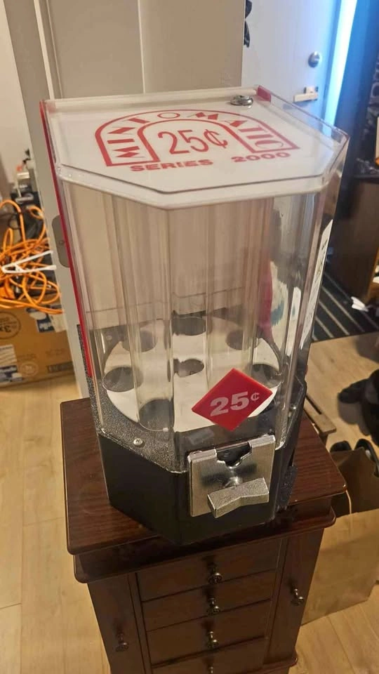 Vintage Mintomatic Series 2000 Candy Dispenser