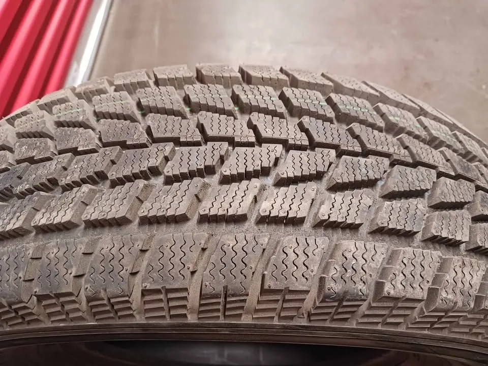 225 75 r15 Toyo Observe G-02 All Season Tire - New image indicator(2)