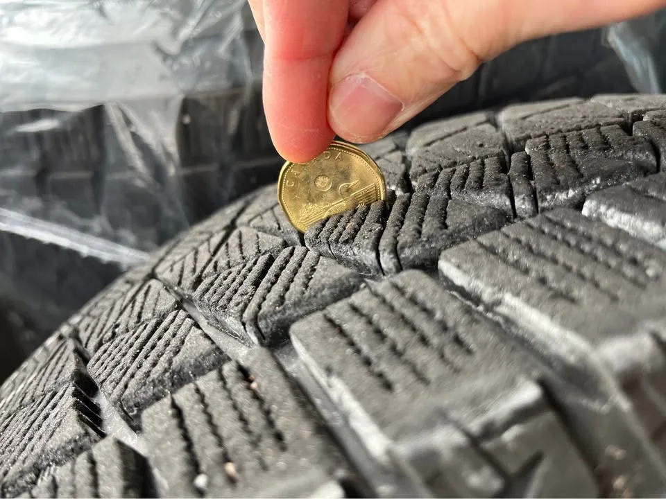 Bridgestone BLIZZAK snow tires winter tire with the rim 4 as set image indicator(3)