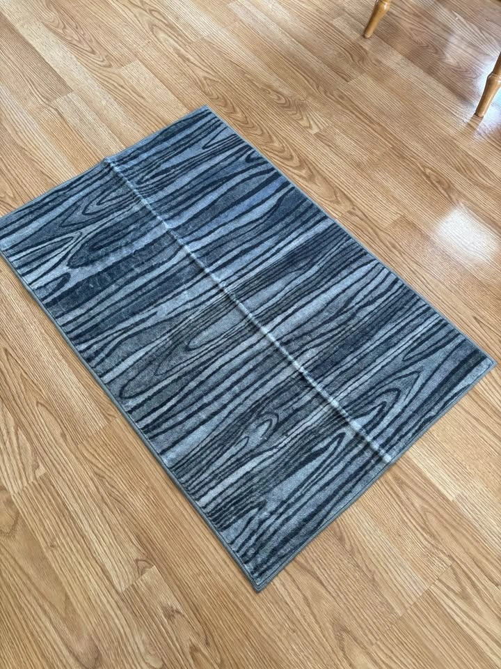 Modern 2x3 ft Area Rug - New, Cozy, Washable & Non Slip - photo 3