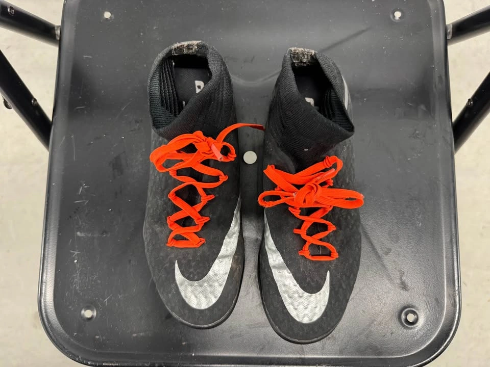Nike Hypervenom Phantom Indoor Soccer Shoes Boys Size 5Y - photo 2