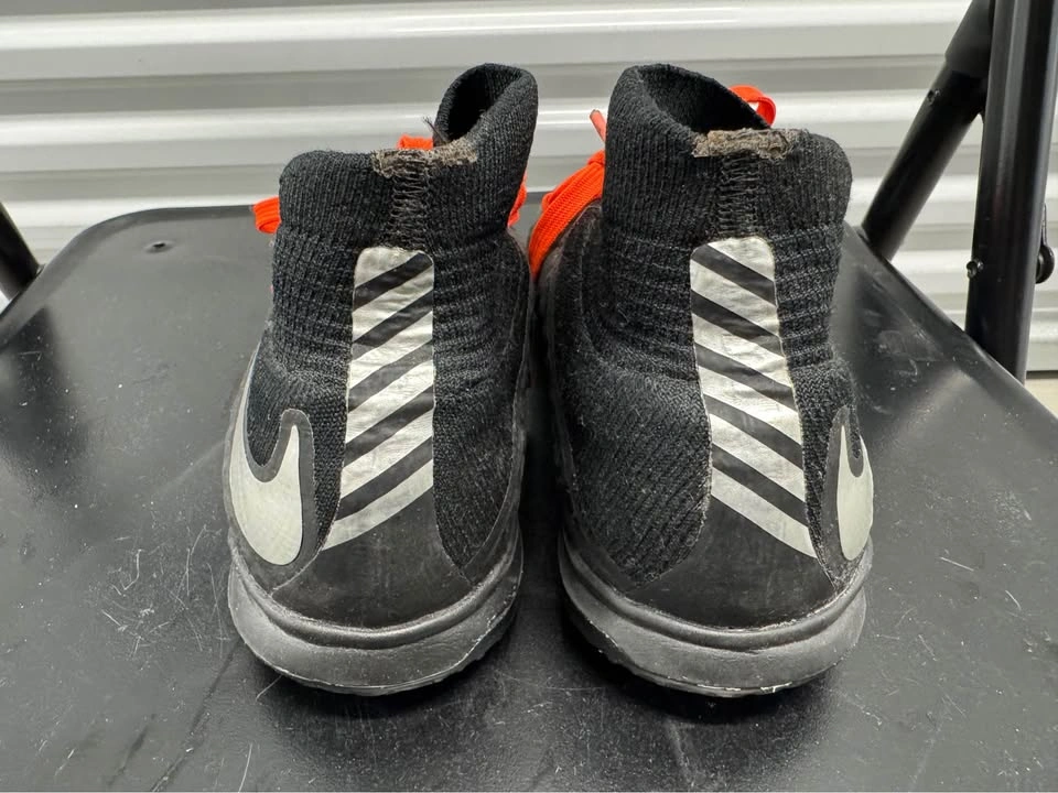 Nike Hypervenom Phantom Indoor Soccer Shoes Boys Size 5Y - photo 3