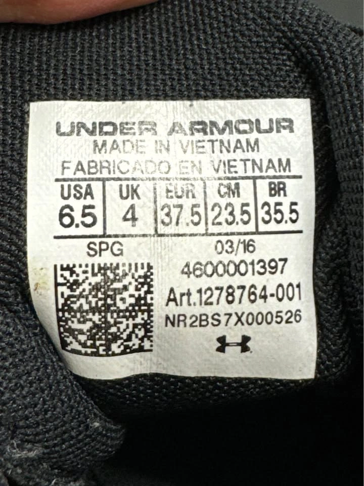 Under Armour Football Cleats Kids Size 6.5 - photo 4