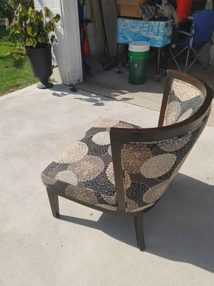 Monarch Accent Chair - photo 2