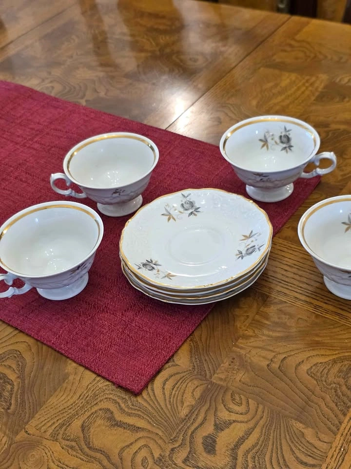 VINTAGE Walbrzych Poland Fine China Teacups and Saucers - Set of