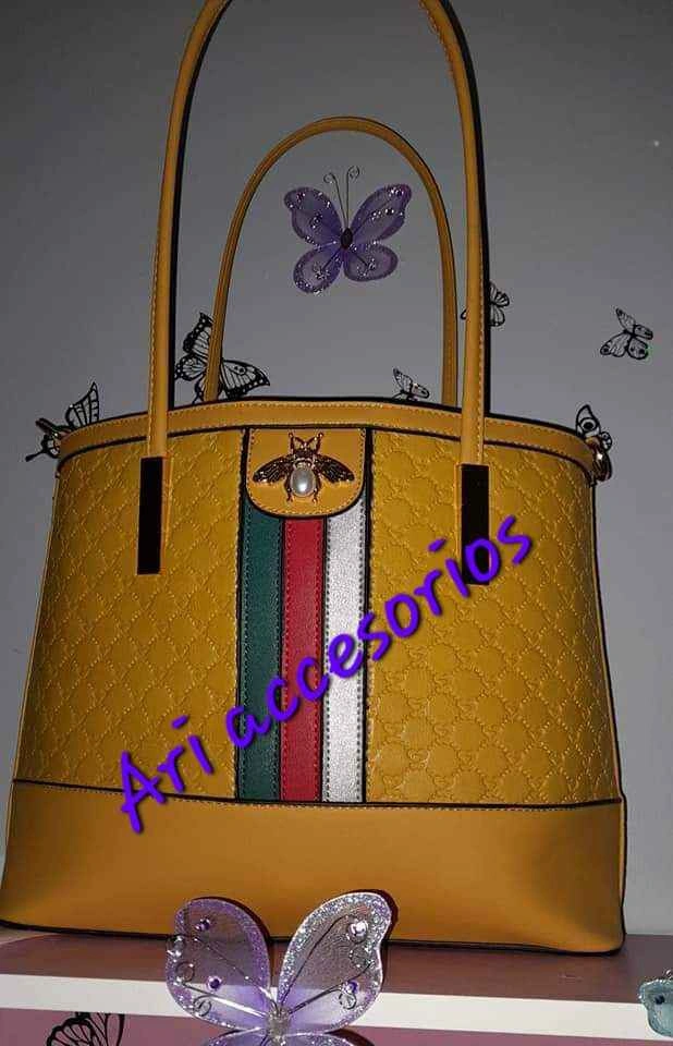Ari Accessories