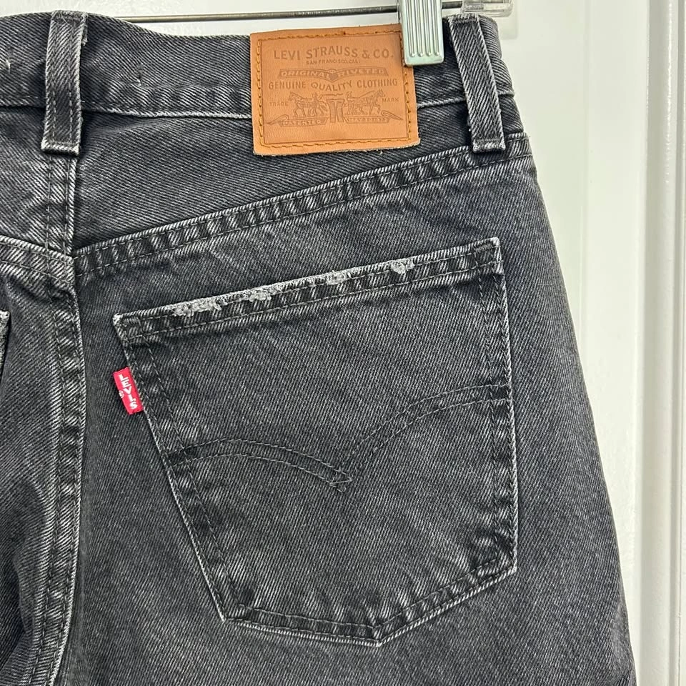 Levi's Middy Straight Jeans – Faded Black Wash, Size 26 - photo 4