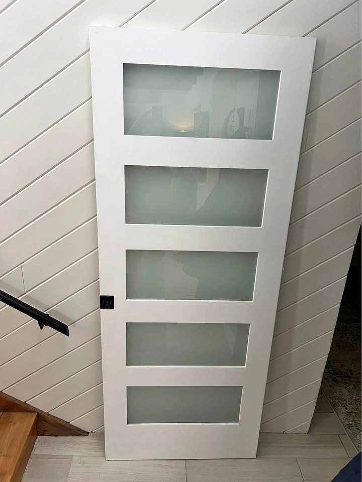 Solid wooden door -32”