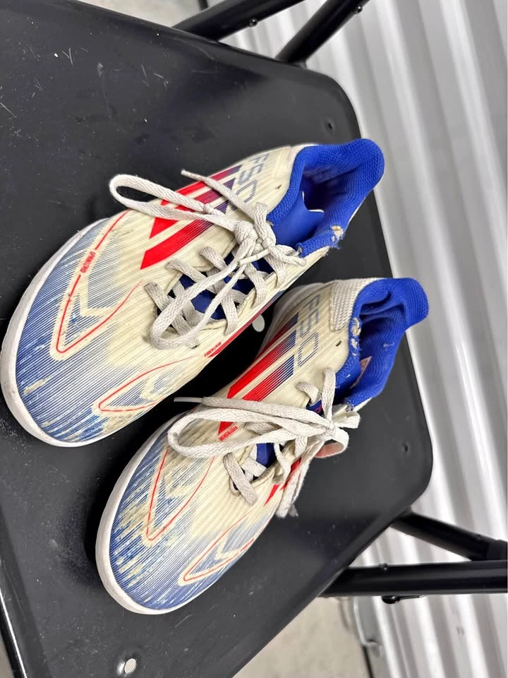 Adidas F50 Indoor Soccer Shoes for Kids Size 5
