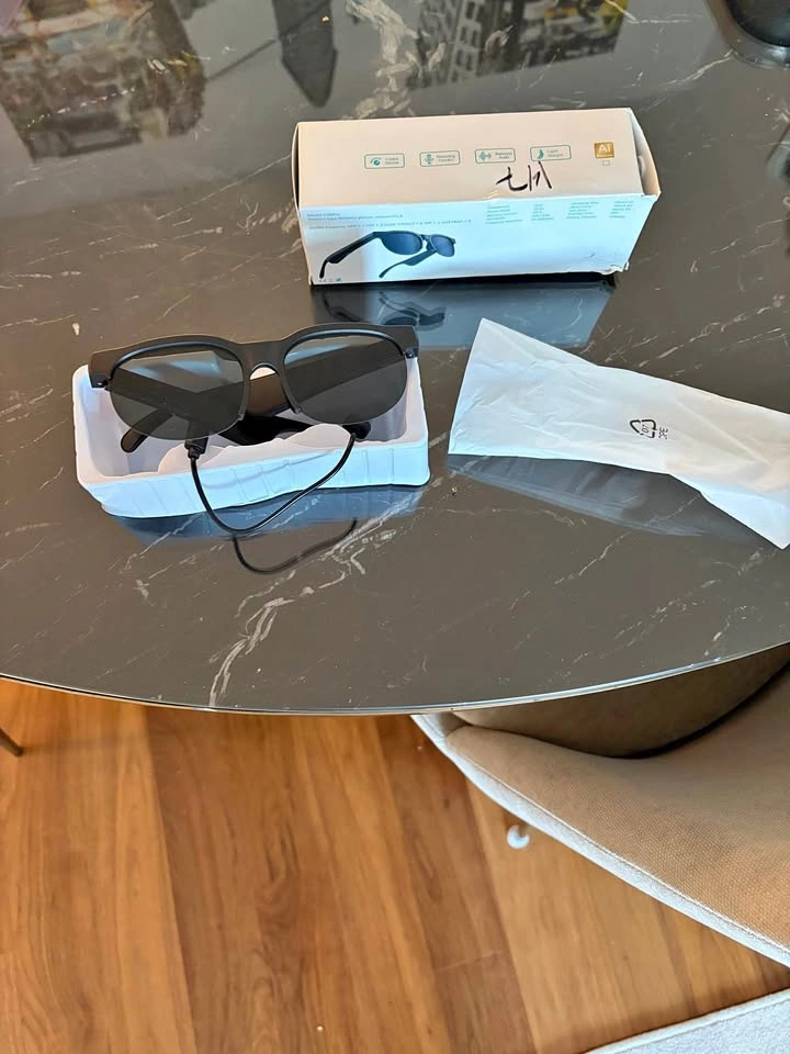Bluetooth glasses