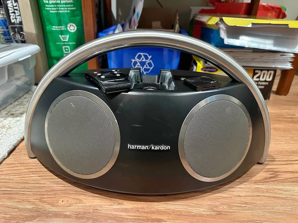 Harman / Kardon Speaker and iPod Dock [KANATA]