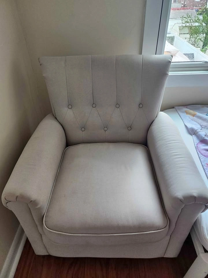 Delta Children Nursing Rocker/Glider
