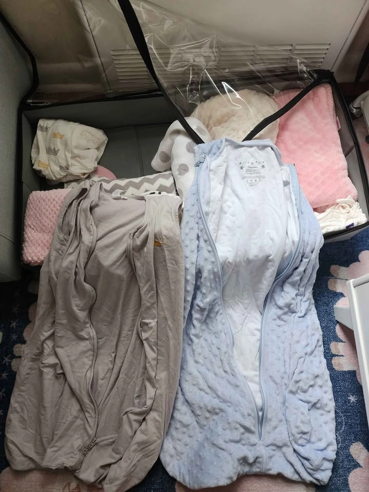 A lot of baby blankets and wearable blankets (0-24M) - photo 2