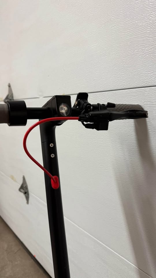 Electric Scooter - 8.5” Solid Tires | 350W Motor - photo 4