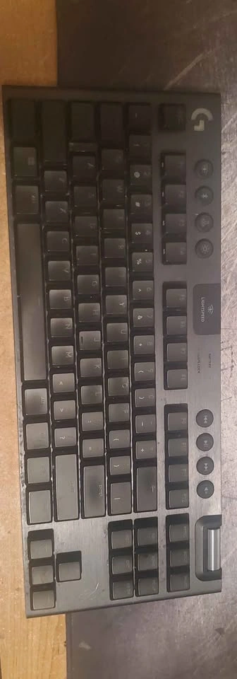 Logitech G915 Lightspeed tkl Gaming Keyboard - photo 2