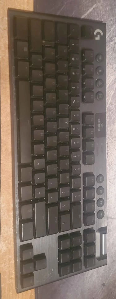 Logitech G915 Lightspeed tkl Gaming Keyboard - photo 3