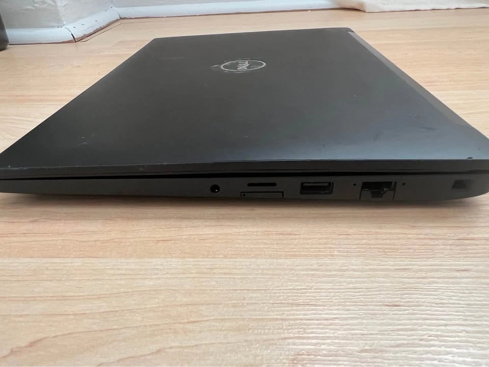 Dell Latitude Laptop Core i7 8GB RAM 256GB SSD - photo 4