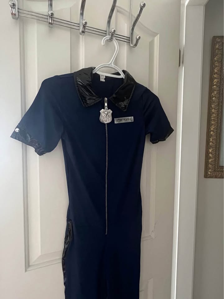 Women’s Cop Jumpsuit Halloween Costume - photo 2