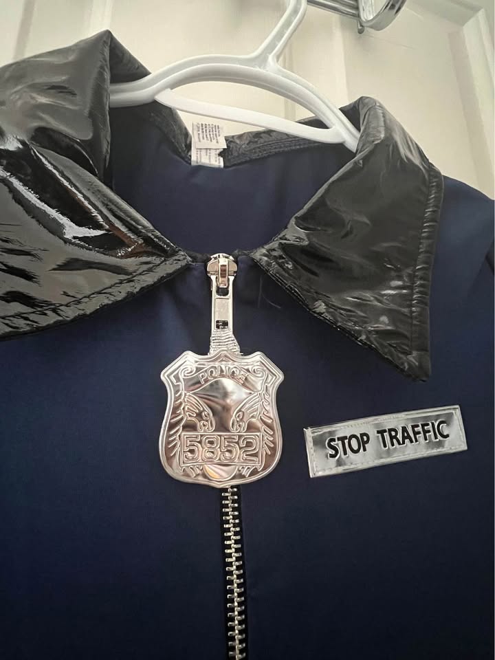 Women’s Cop Jumpsuit Halloween Costume - photo 3