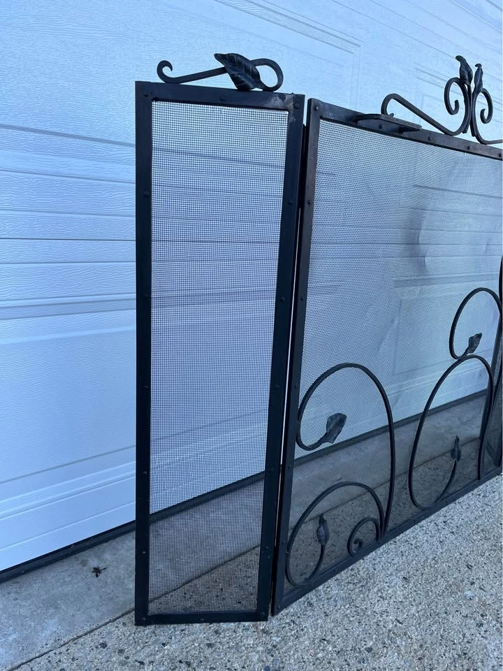 Wrought Iron Fireplace Screen w/ Leaf & Scroll Design - photo 2