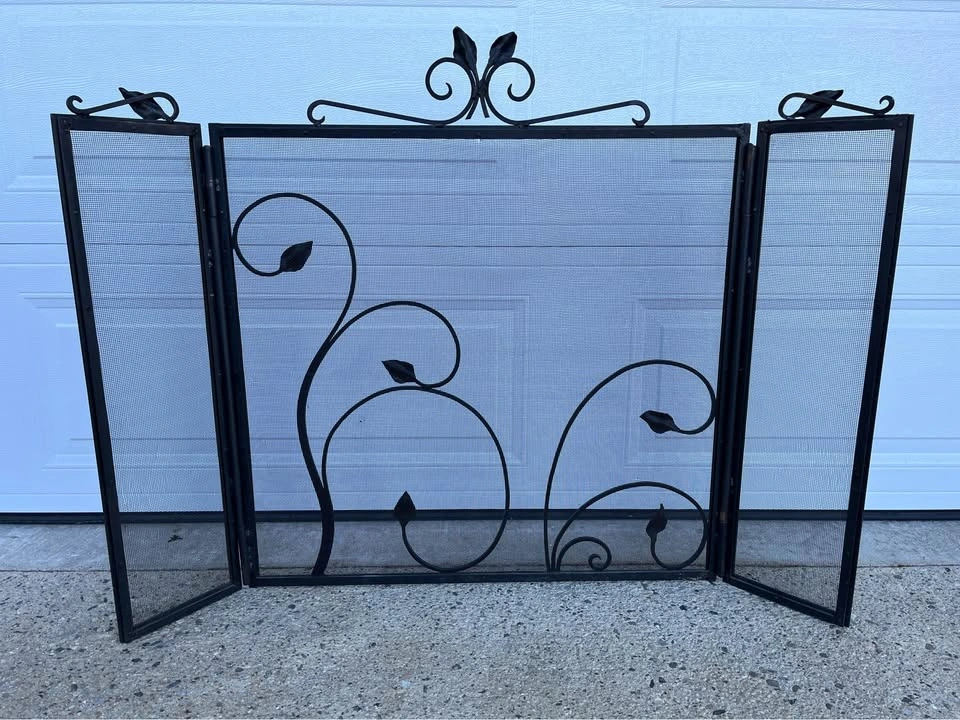 Wrought Iron Fireplace Screen w/ Leaf & Scroll Design - photo 5