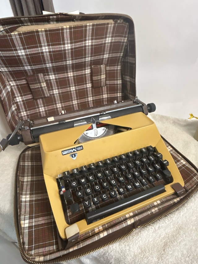 1982 Typewriter Predom-Łucznik model 1303, with Case