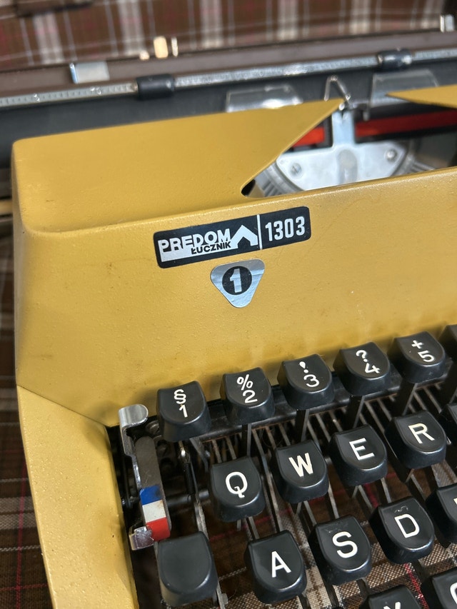 1982 Typewriter Predom-Łucznik model 1303, with Case - photo 2