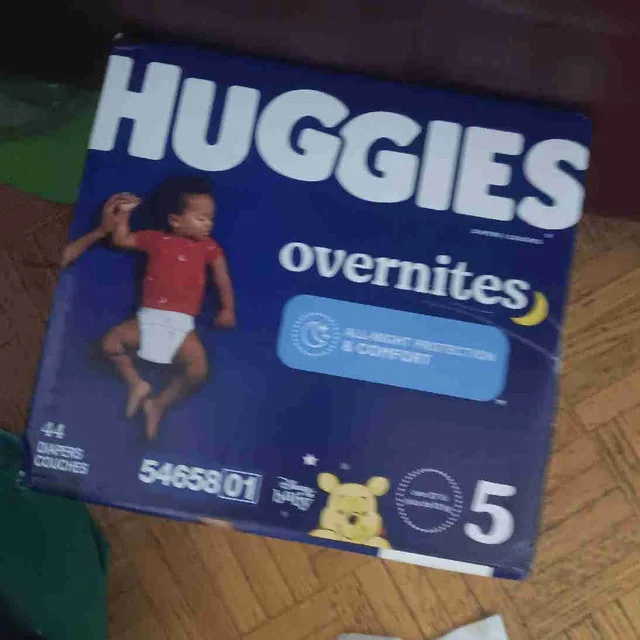 Huggies Size 5 - 44 count thumbnail