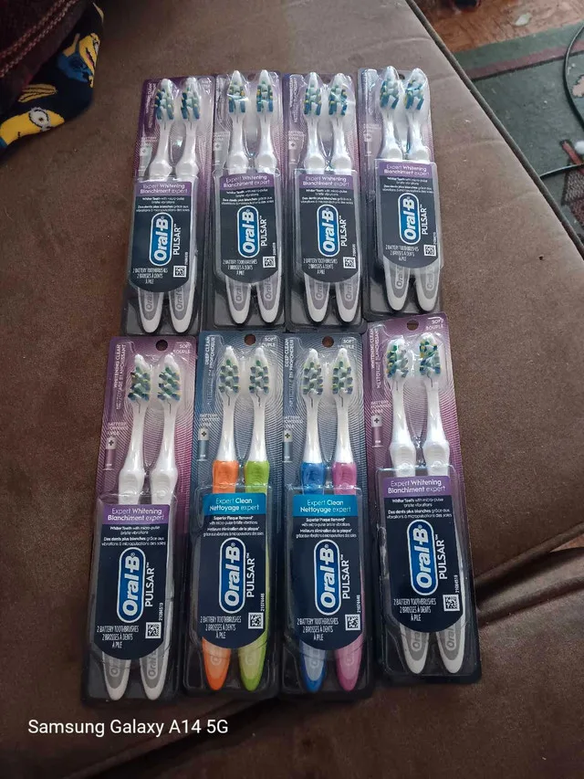 Oral B pulsar lot thumbnail