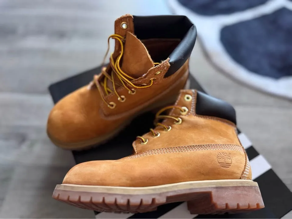 Timberland 6-inch Premium Waterproof Boots Size 2W image indicator(3)