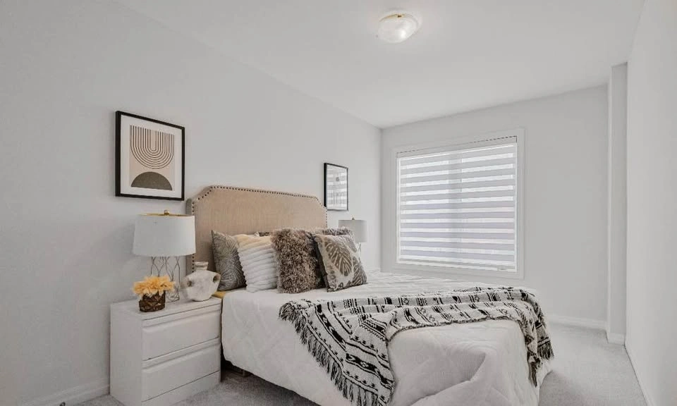 For Rent - Private bedroom w/ private bathroom in Newmarket - photo 2