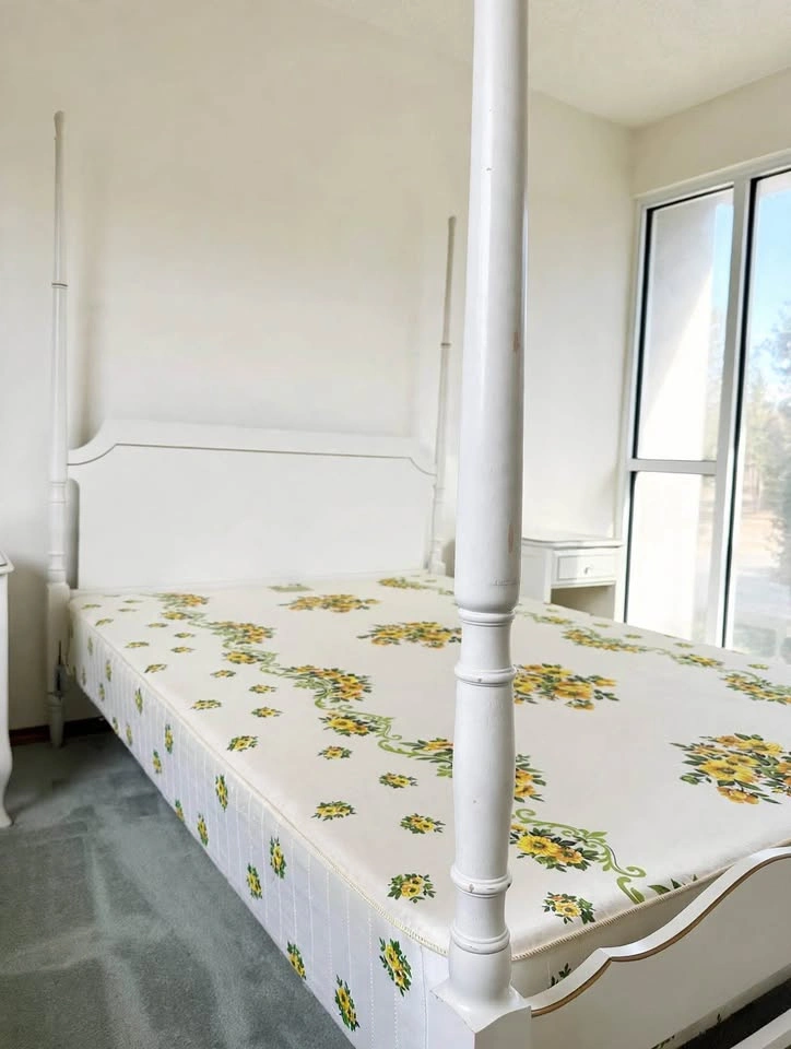 Double/Full size White Four-Poster Bed Frame with Mattress - photo 4