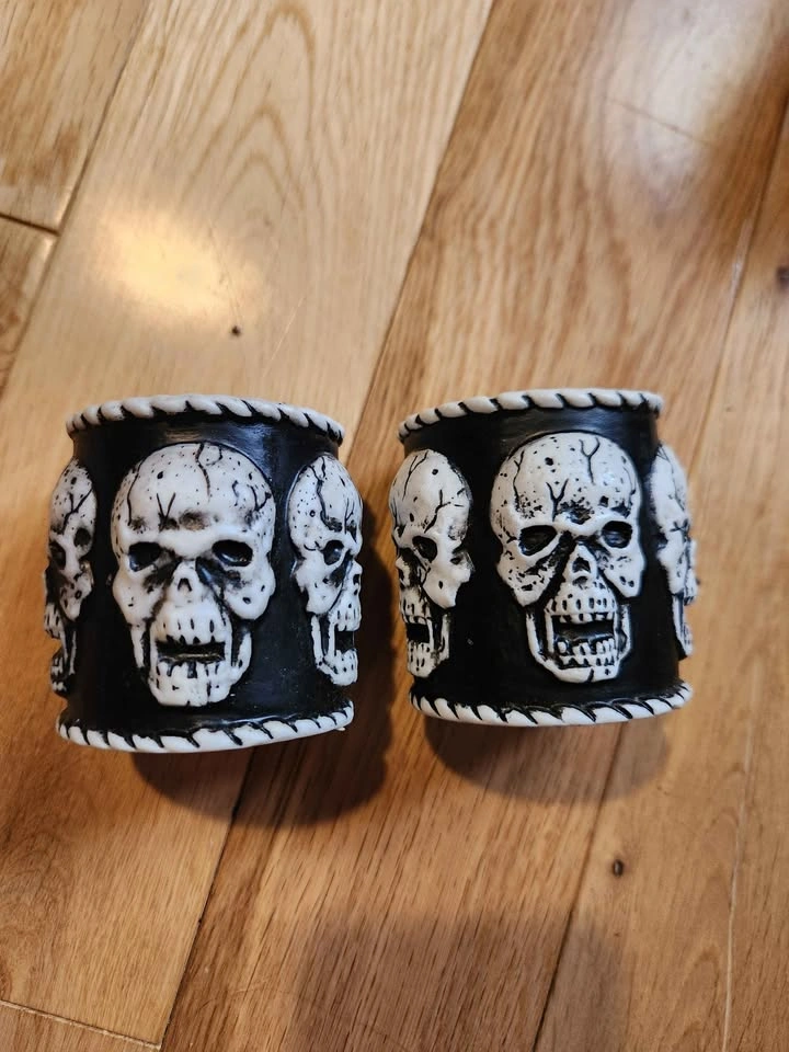 HALLOWEEN DECORATIONS! SKULLS! - photo 2