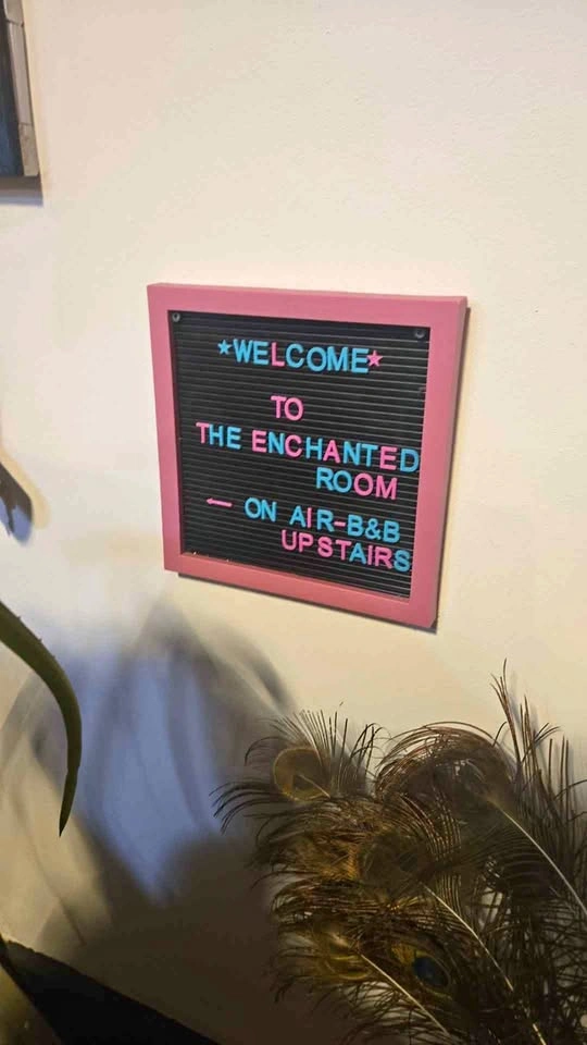 Pink Framed Felt Letter Board