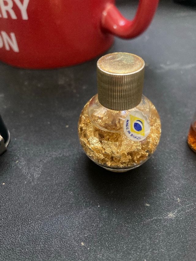 gold flakes