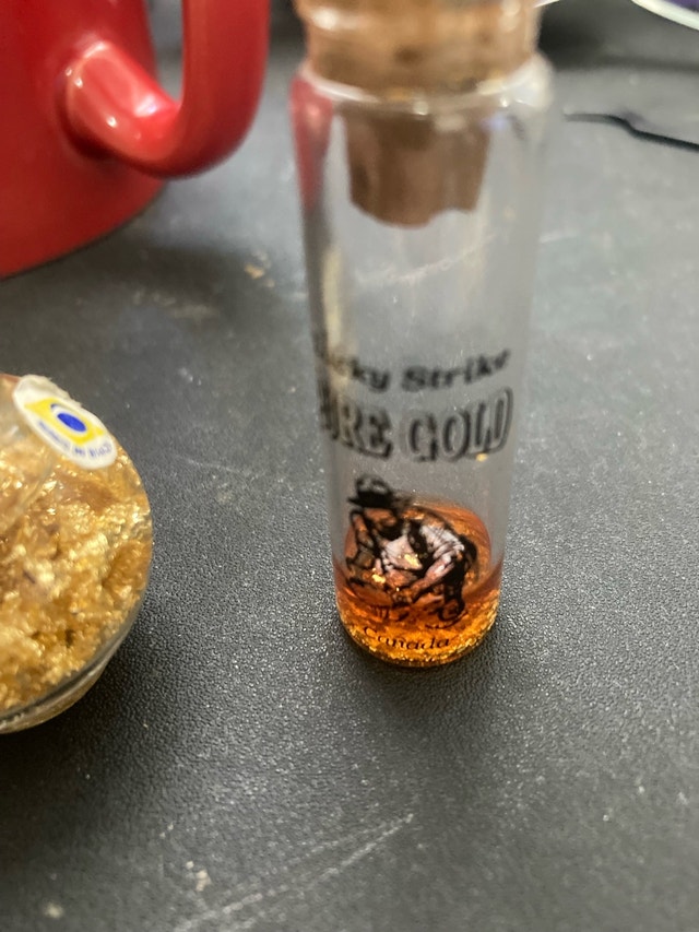 gold flakes - photo 3