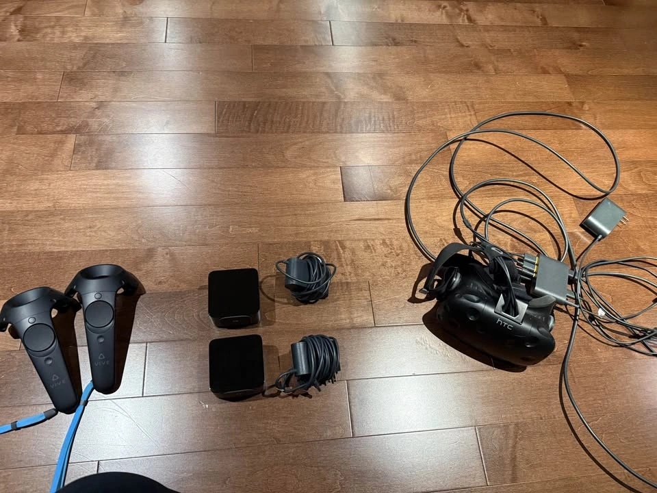 HTC Vive VR System - photo 2