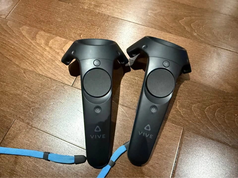 HTC Vive VR System - photo 3