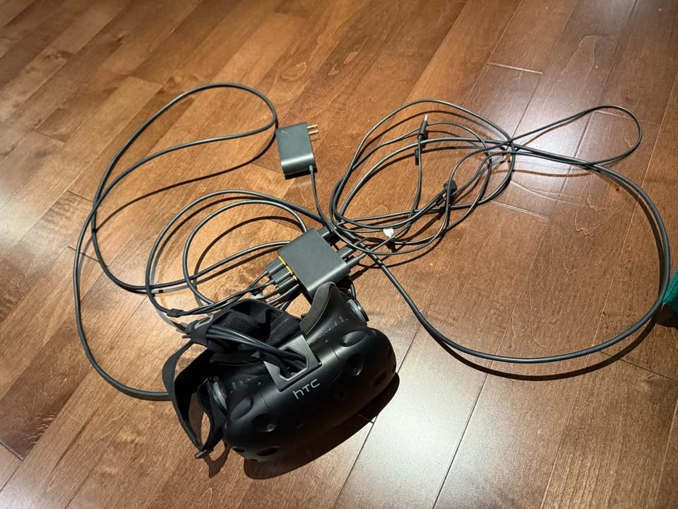 HTC Vive VR System - photo 5