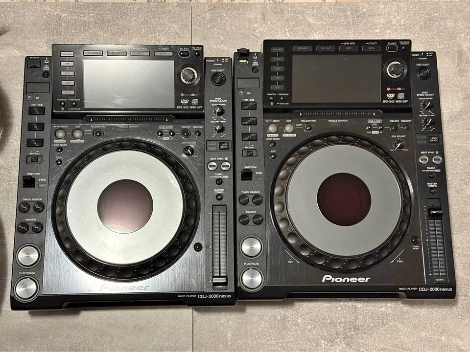 Pioneer CDJ-2000nexus Pair